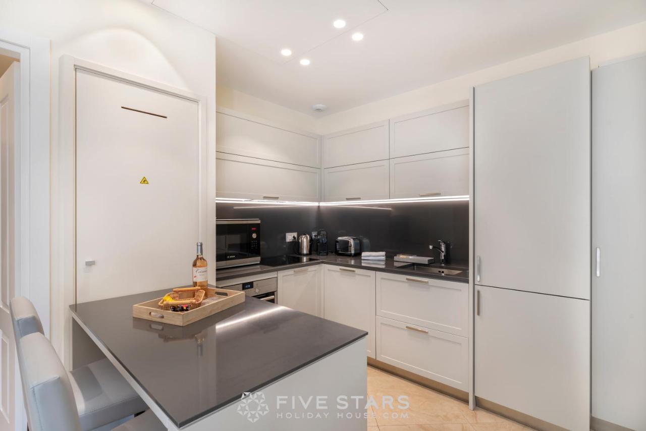 Villa Artemys - Five Stars Holiday House 费拉角圣让 外观 照片