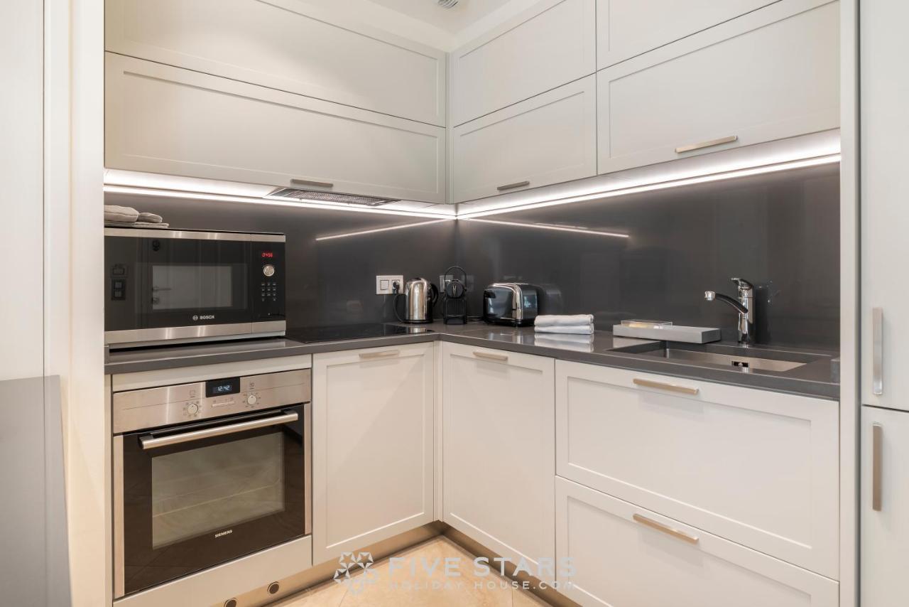 Villa Artemys - Five Stars Holiday House 费拉角圣让 外观 照片