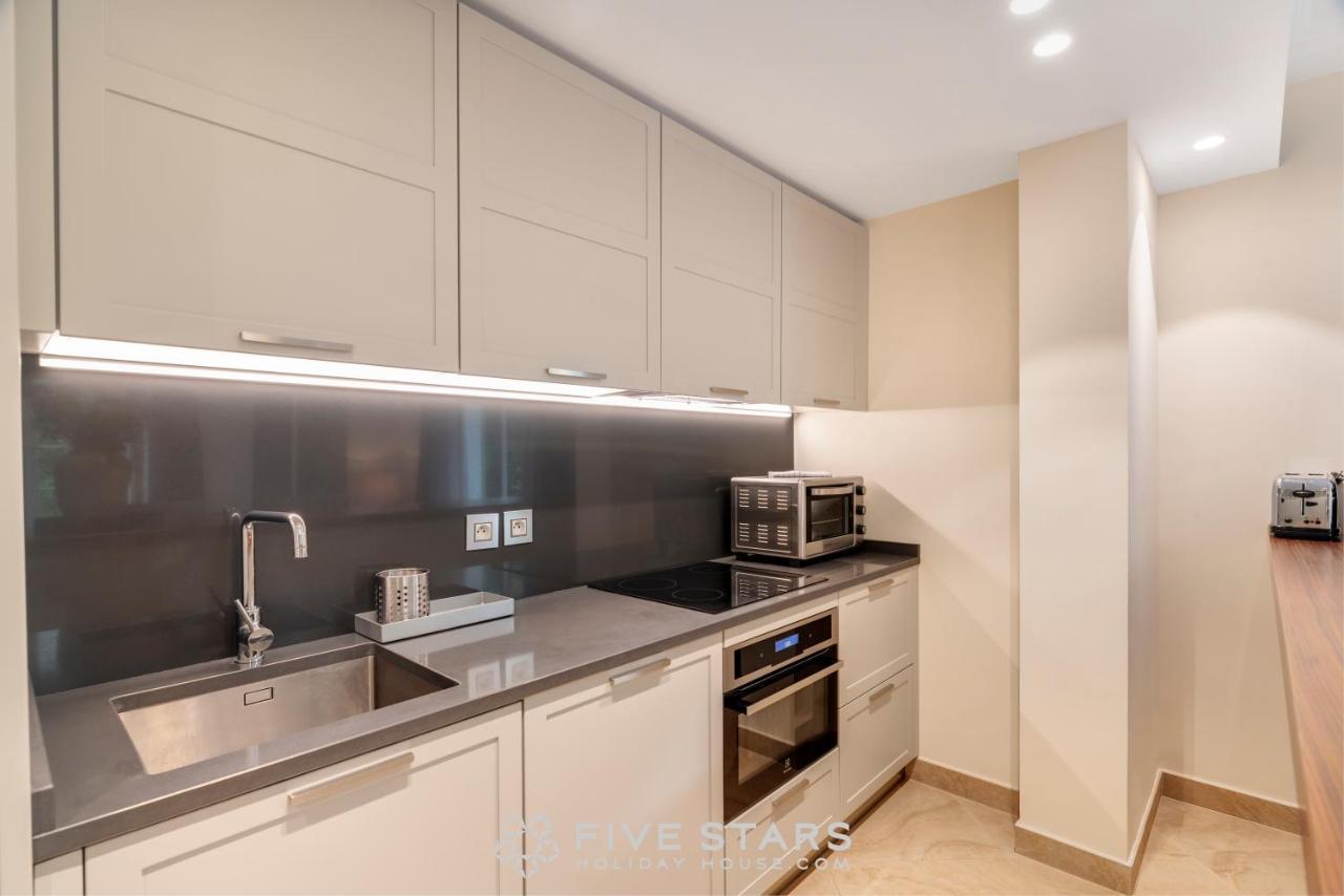 Villa Artemys - Five Stars Holiday House 费拉角圣让 外观 照片