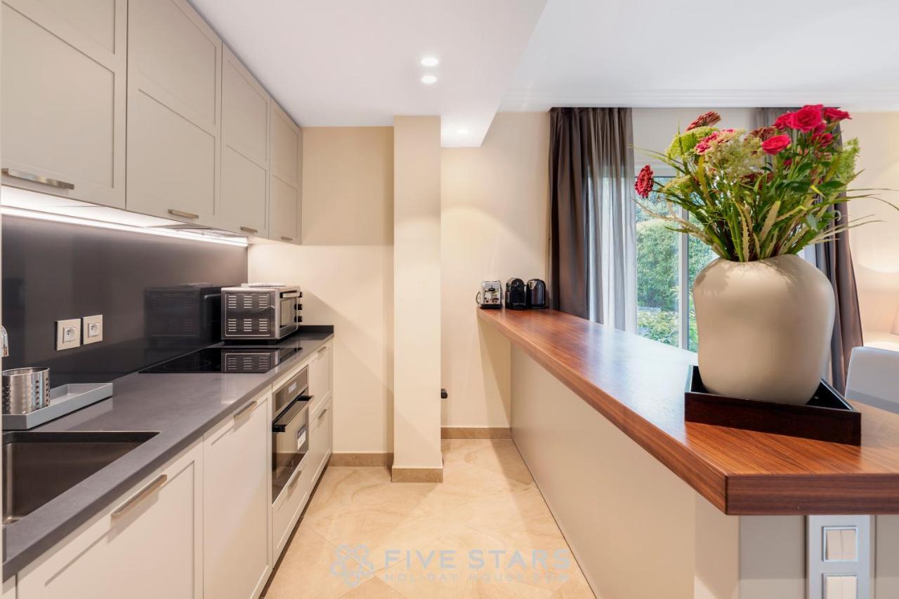 Villa Artemys - Five Stars Holiday House 费拉角圣让 外观 照片